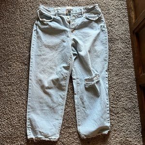 Universal Thread Light Wash Jeans size 16/33R